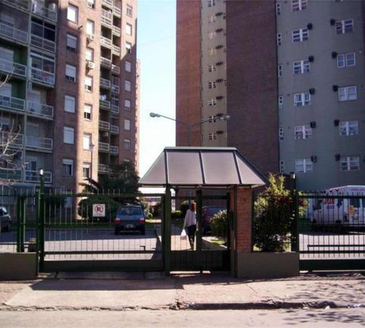 VENTA 3 AMB EN COMPLEJO PERIMETRADO!