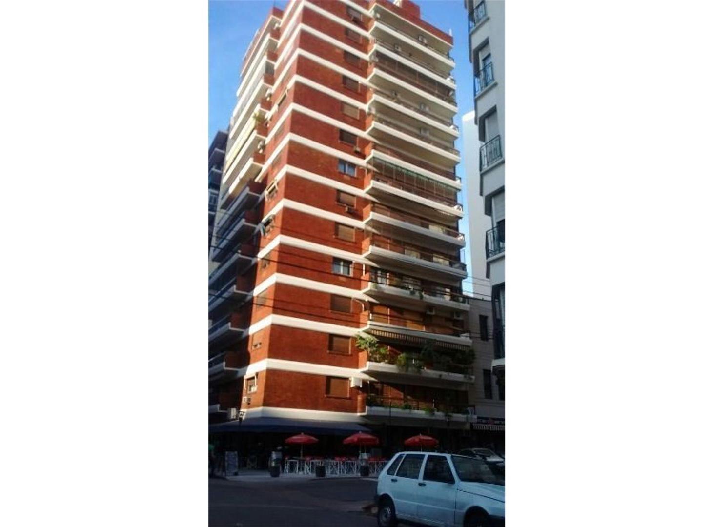SEMIPISO 4 AMBIENTES CON DEPCIAS EN LA MEJOR ESQUINA