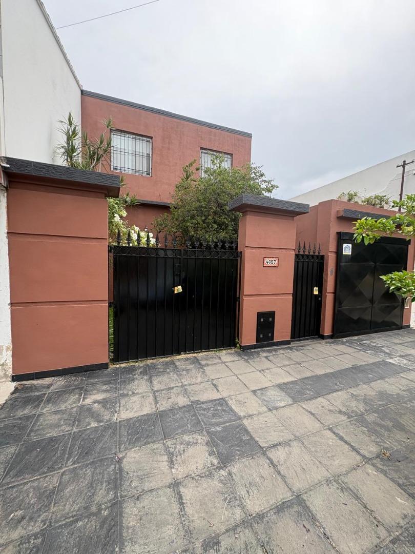 IMPONENTE CASA DE 5 AMB CON PISCINA