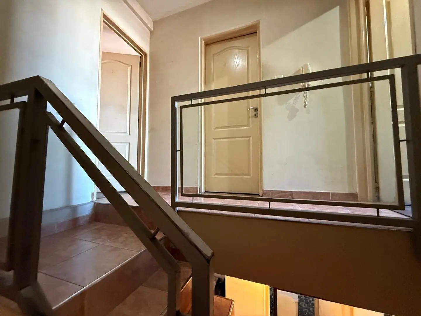 EXCELENTE DUPLEX DE 3 AMBIENTES CON COCHERA!!! 4