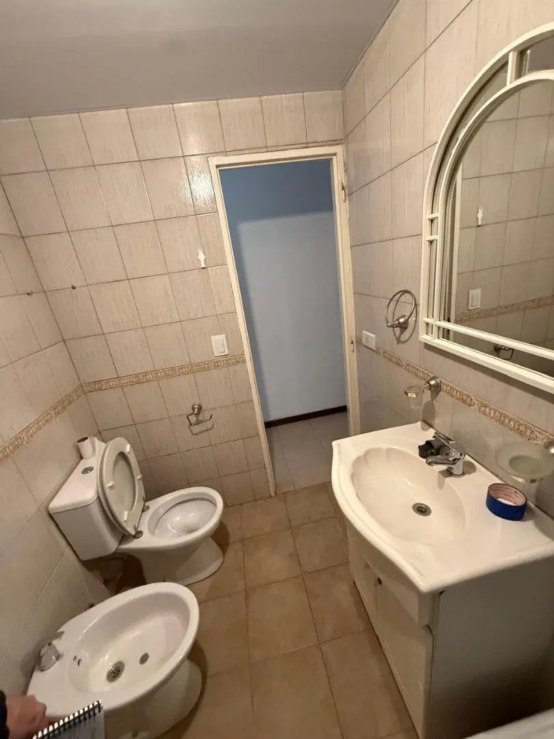 DEPARTAMENTO DE 3 AMB C/COCHERA DESCUBIERTA SOBRE AV. MITRE 5