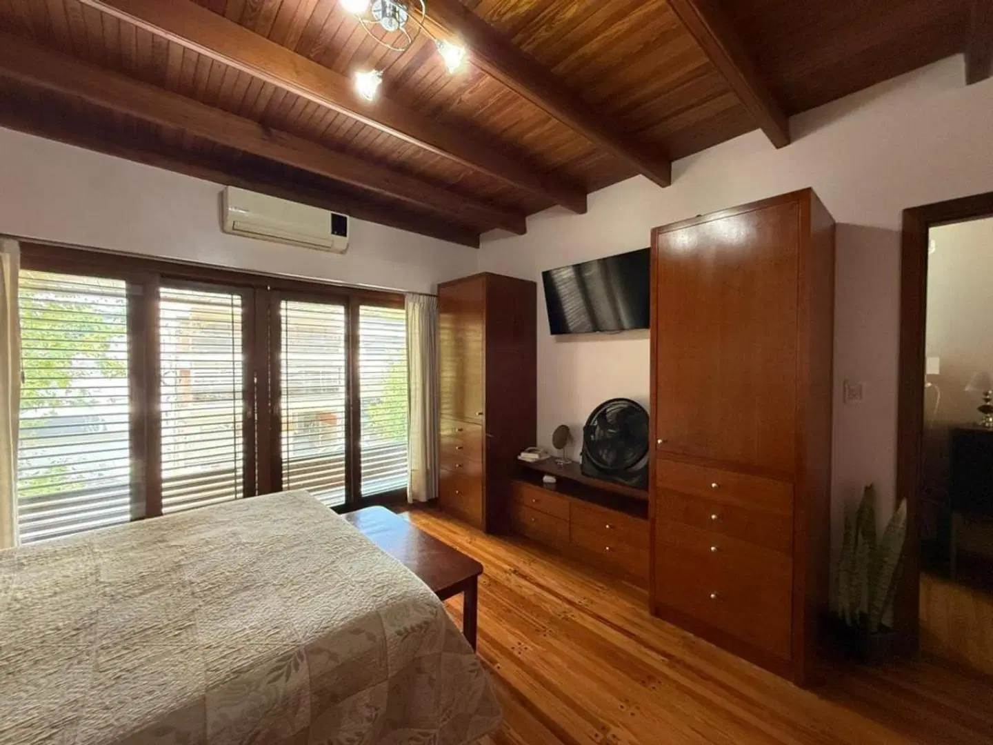IMPORTANTE CASA DE 4 AMB CON PISCINA GARAGE 3