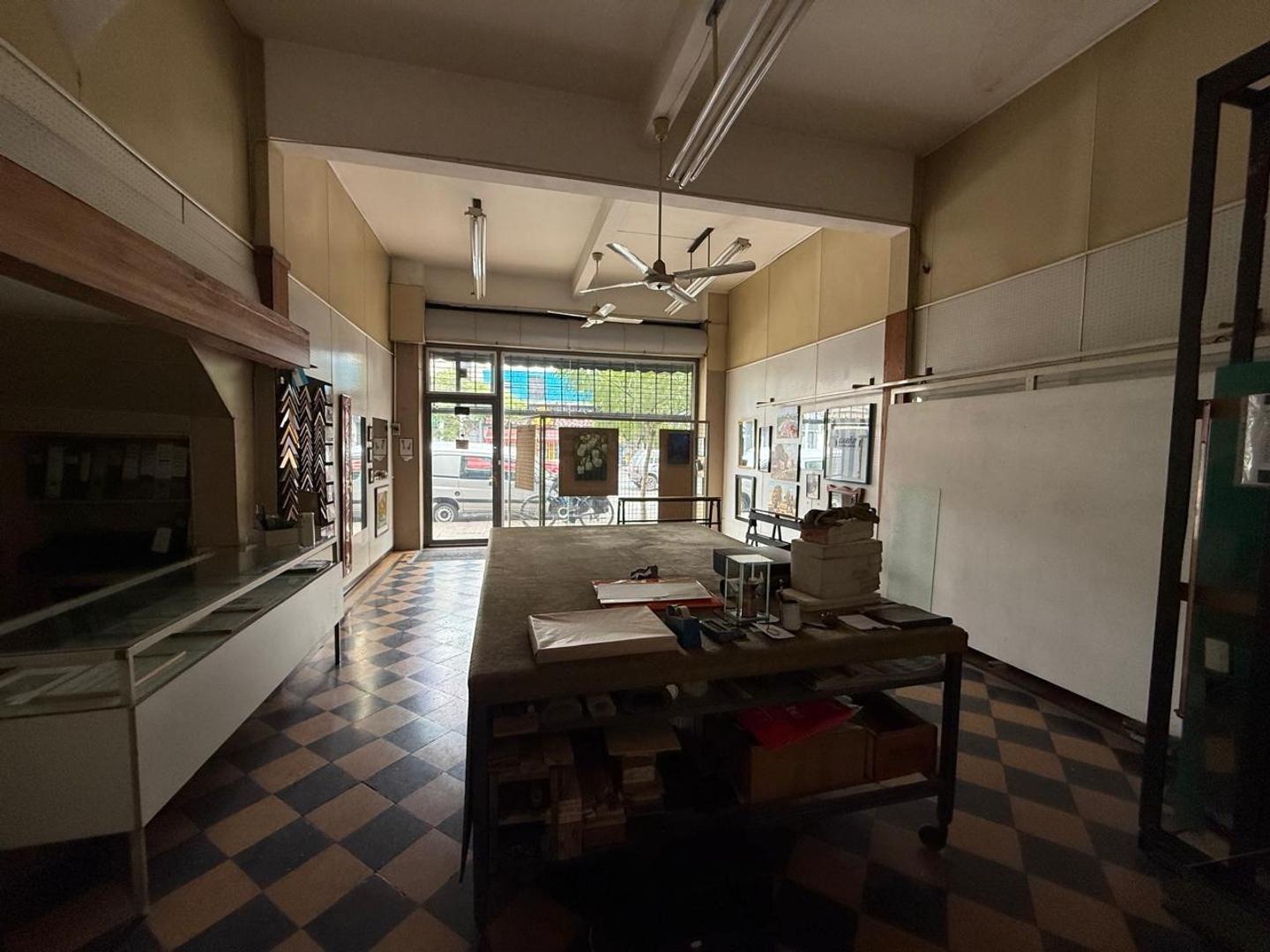Foto de LOCAL CON VIVIENDA SOBRE AVDA. MITRE AL 1700, imagen 5