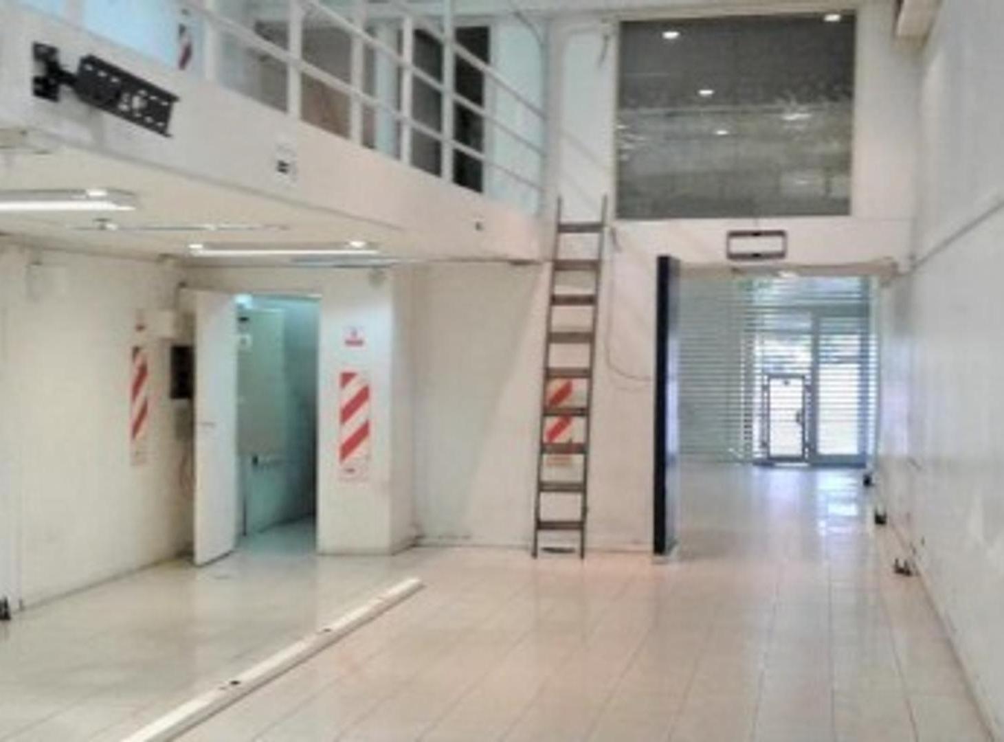 Foto de LOCAL SOBRE AV. MITRE DE 577 MTS CON ENTREPISO, imagen 3