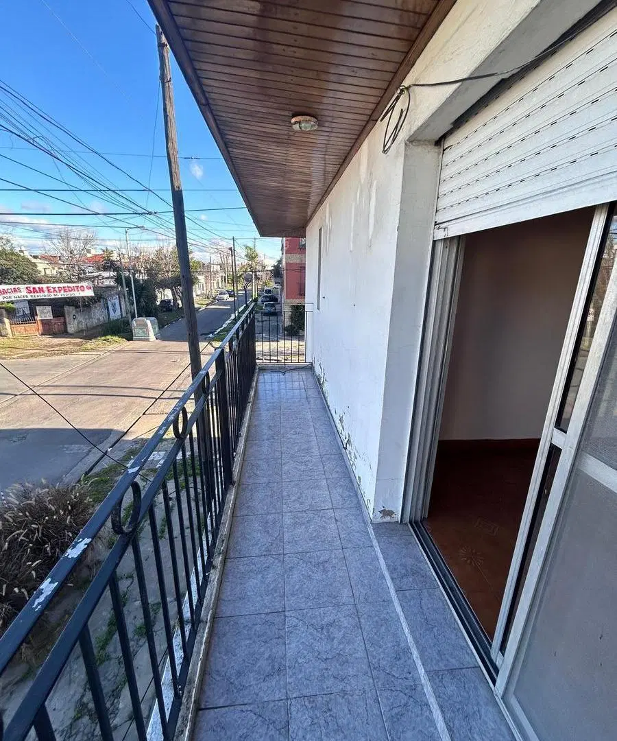 PH 3 ambientes con terraza y cochera - Gerli 3