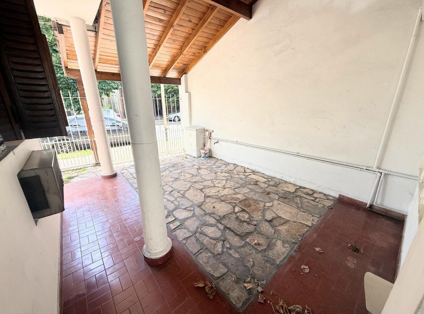 Foto de Casa en venta 4 ambientes en Lanús, imagen 1