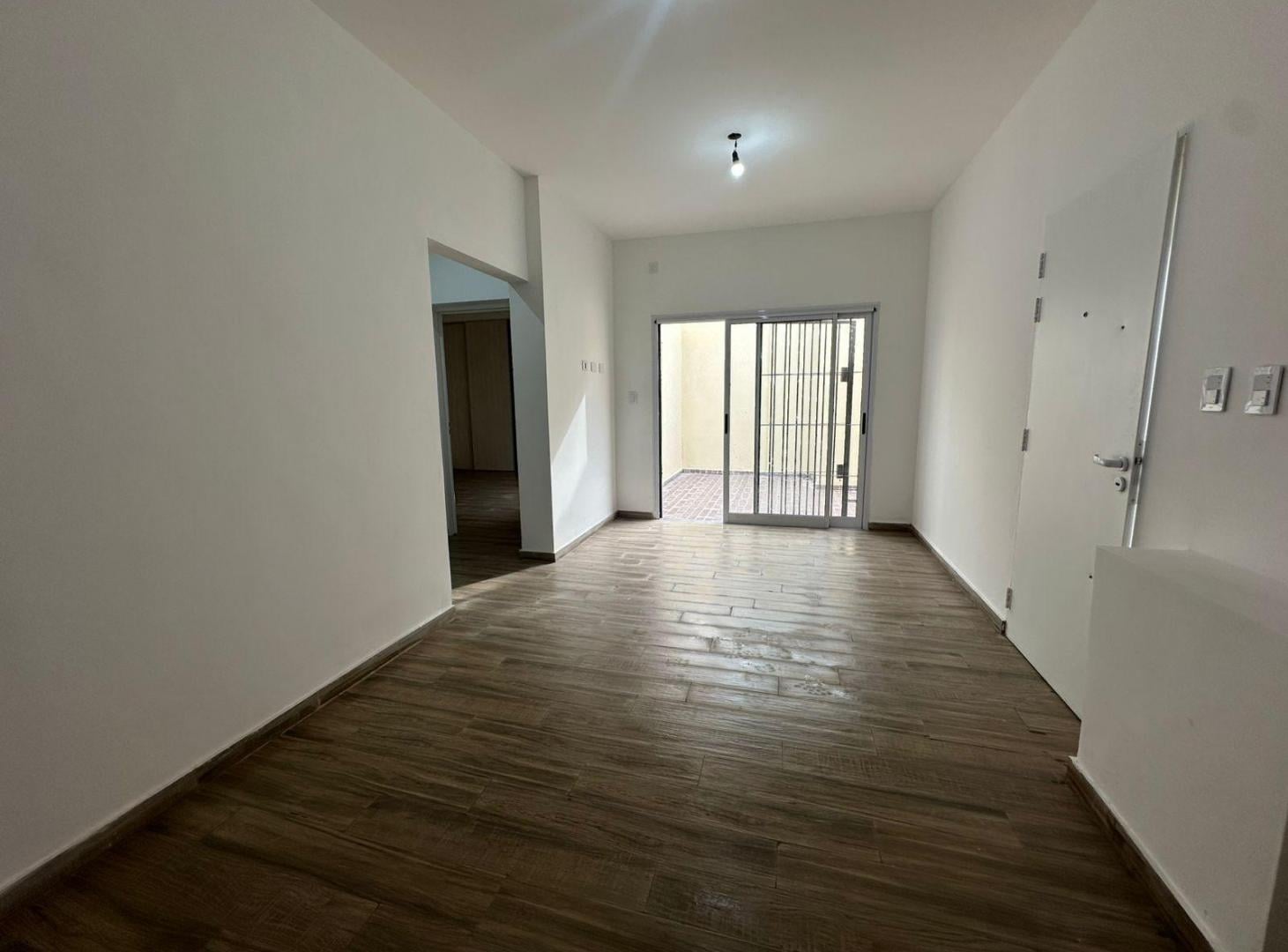 Foto de PH 3 AMBIENTES CON PATIO – SIN EXPENSAS – LANÚS OESTE, imagen 2