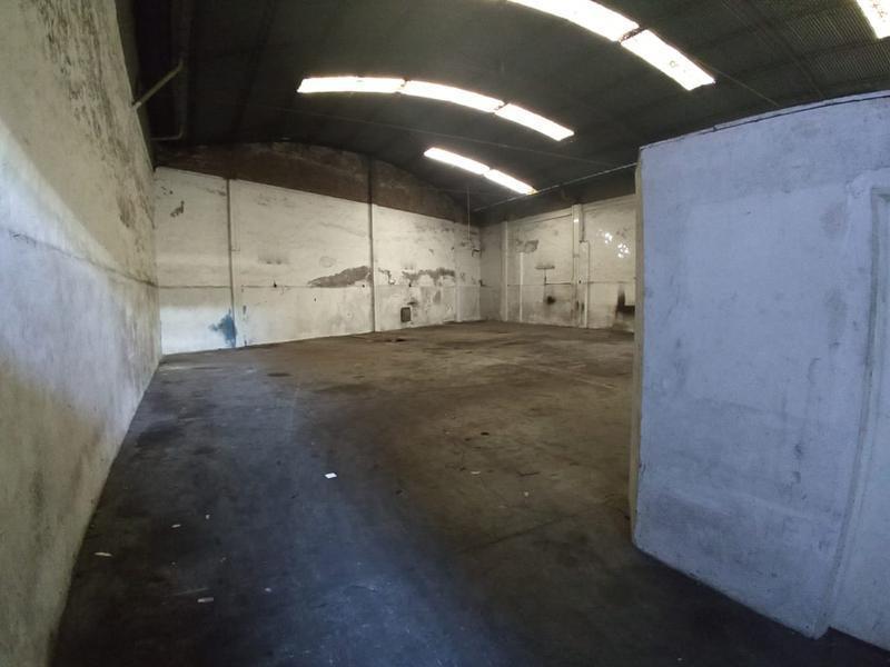 Foto de Local de 80 mt2 Galpón de 285 m² cubiertos c/ acceso vehicular – Av. H, imagen 3