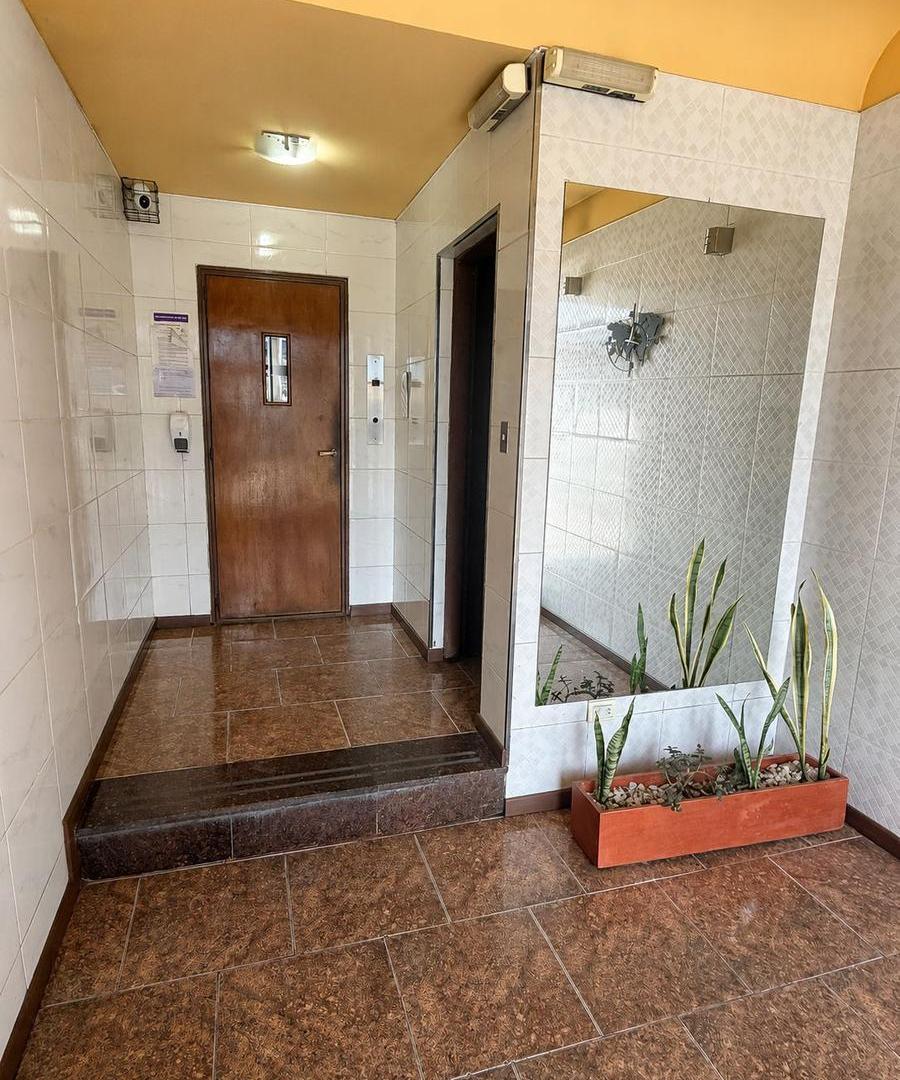 Foto de Departamento 4 Ambientes con Balcón en Alquiler – Lanús Oeste, imagen 2