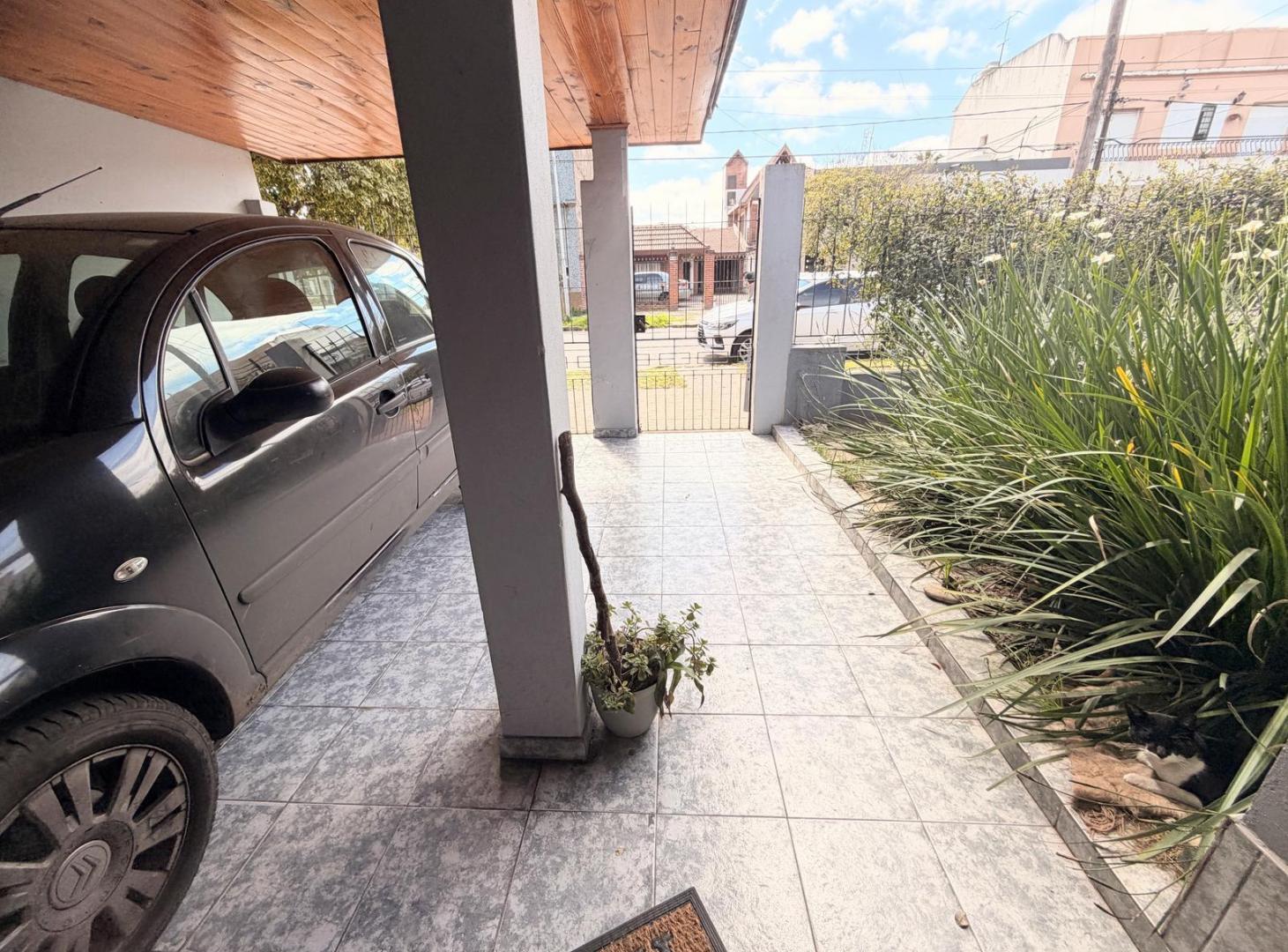 Foto de Casa en alquiler Lanús Este, imagen 2