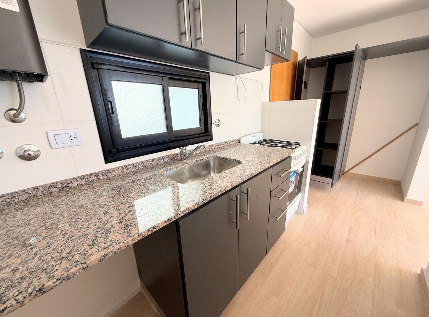 Foto de Departamento Alquiler en Valentin Alsina, imagen 5