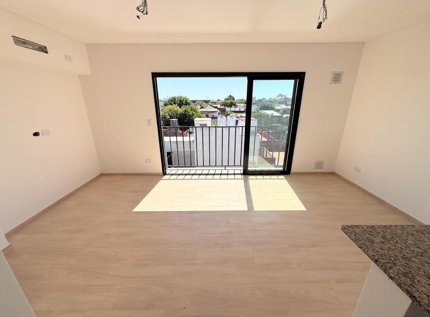 Foto de Departamento Alquiler en Valentin Alsina, imagen 2
