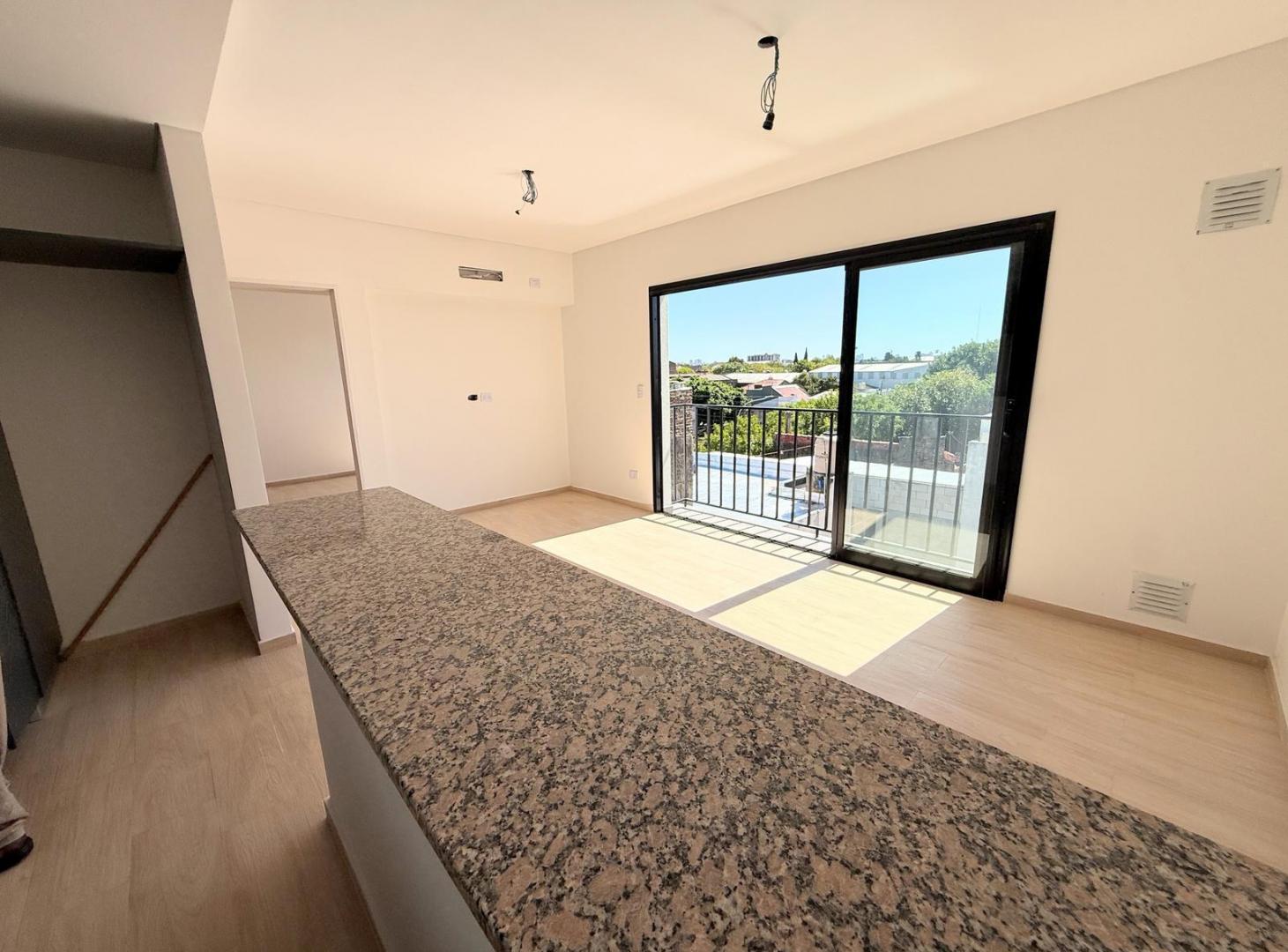 Foto de Departamento Alquiler en Valentin Alsina, imagen 1