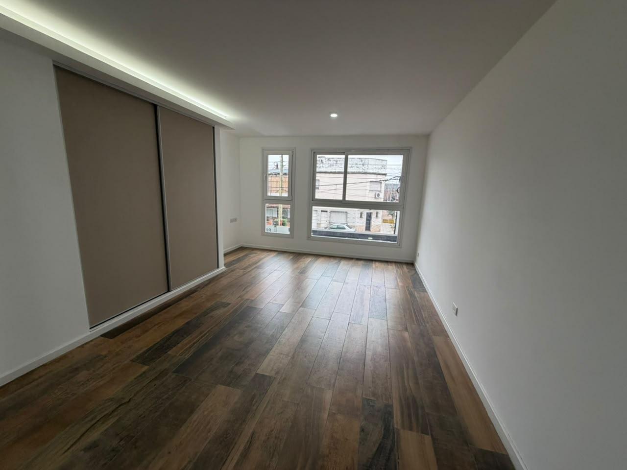 Foto de MONOAMBIENTE A ESTRENAR CON COCHERA – APTO PROFESIONAL – GERLI, imagen 2