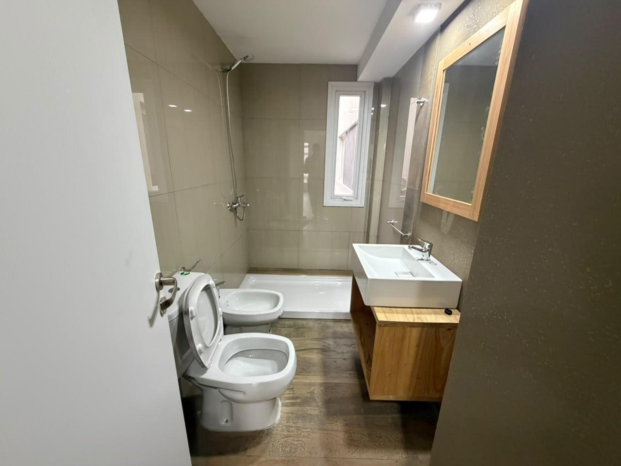 Foto de MONOAMBIENTE A ESTRENAR CON COCHERA – APTO PROFESIONAL – GERLI, imagen 3