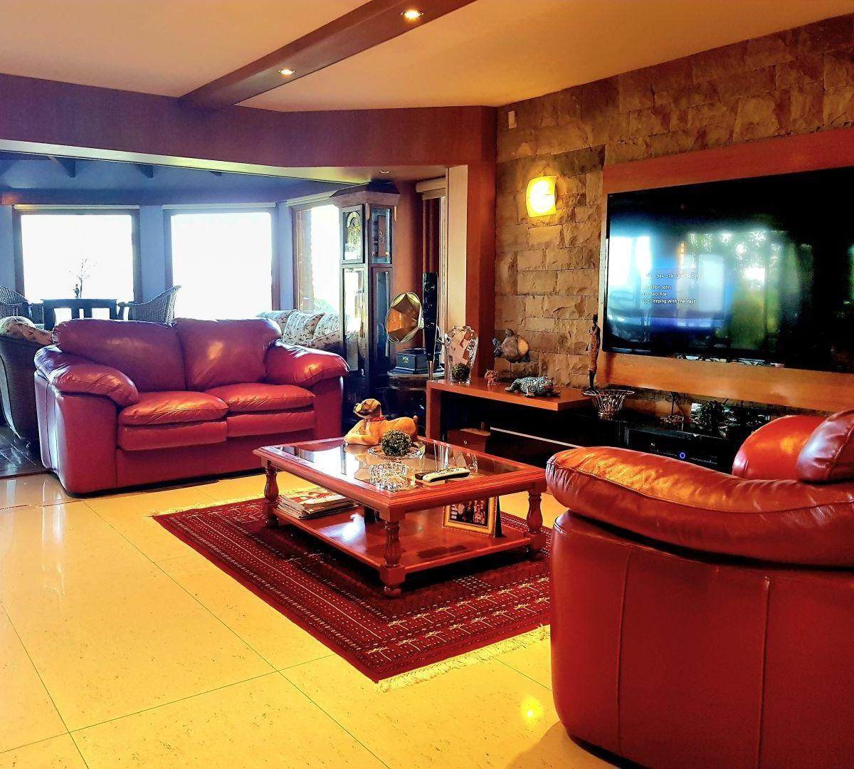 Venta Casa 5 Dorm. - Vista Al Lago y Piscina - El Fald 4