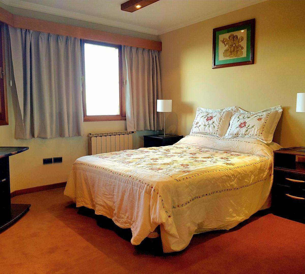 Venta Casa 5 Dorm. - Vista Al Lago y Piscina - El Fald 4