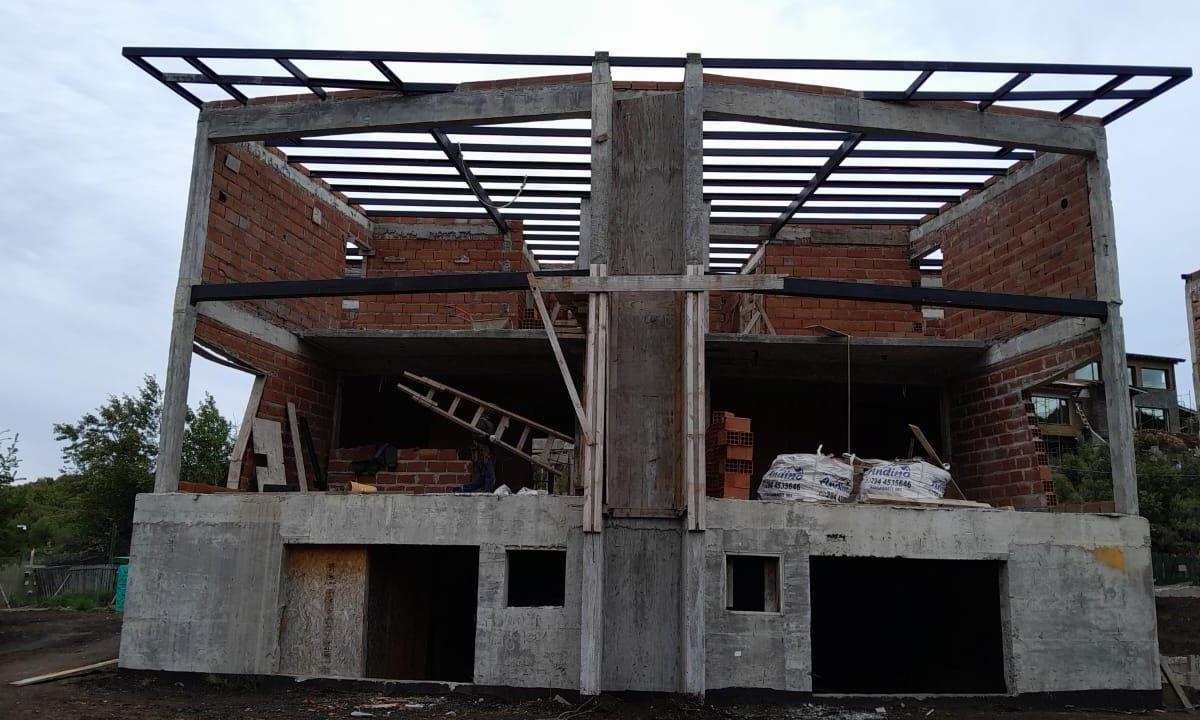 Excelente Triplex, 3 Dorm. y Dos Baños, Vista Al Cerro Otto 4