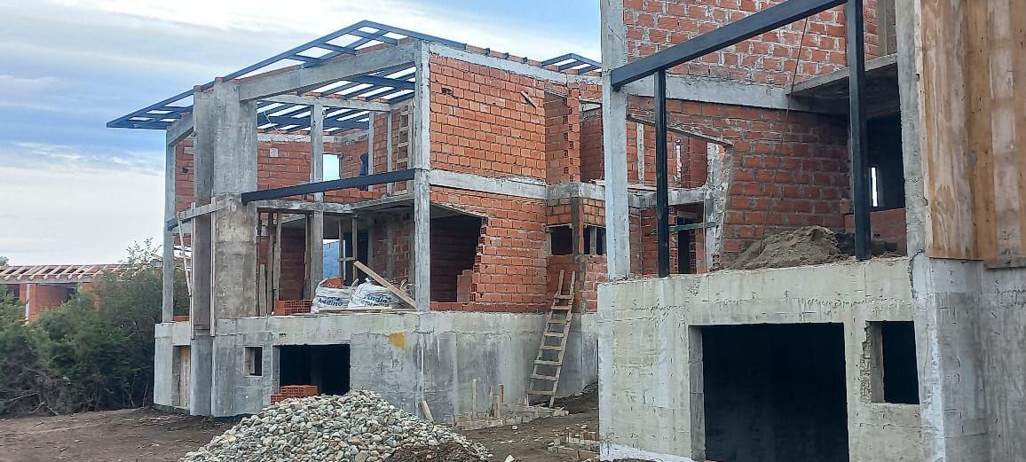 Excelente Triplex, 3 Dorm. y Dos Baños, Vista Al Cerro Otto 3