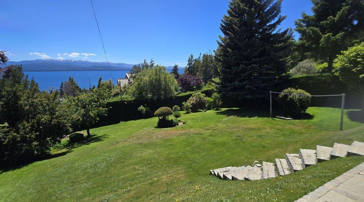 Casa 5 Dorm. con Quincho - Melipal II, Bariloche 1