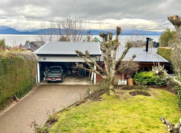 Casa de 4 dormitorios con vista al lago en el km 4 - venta 3