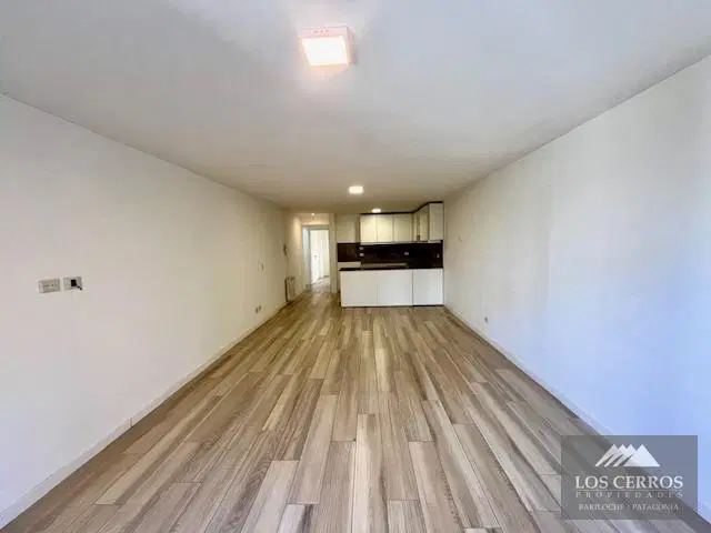 Departamento en venta - un dormitorio con cochera en el centro de Bariloche. 4