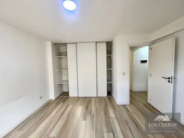 Departamento en venta - un dormitorio con cochera en el centro de Bariloche. 8