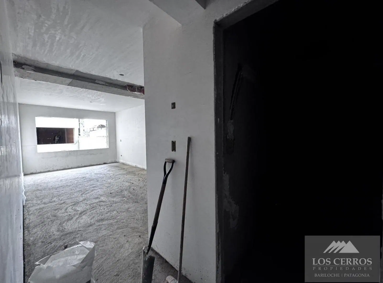 Departamento en Venta en Bariloche-MONOAMBIENTE con cochera en Centro Bariloche en pozo. 8