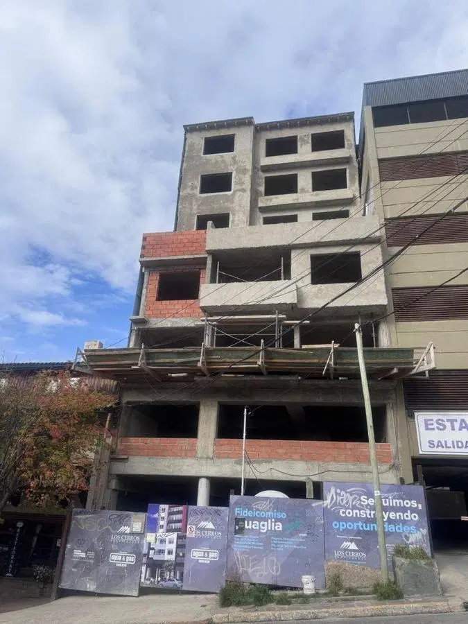 Departamento en Venta en Bariloche-MONOAMBIENTE con cochera en Centro Bariloche en pozo. 5