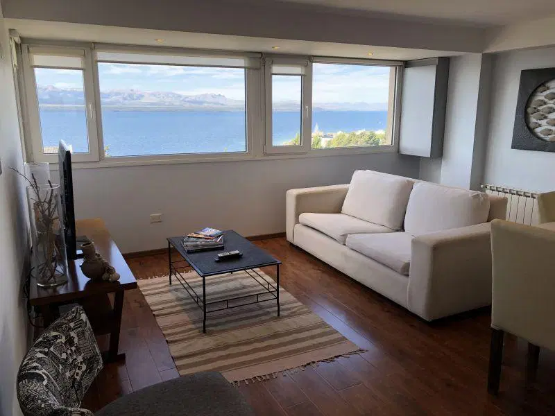 Departamento en venta - 2 dormitorios - 2 baños - vista al lago Nahuel Huapi -Centro de Bariloche 2