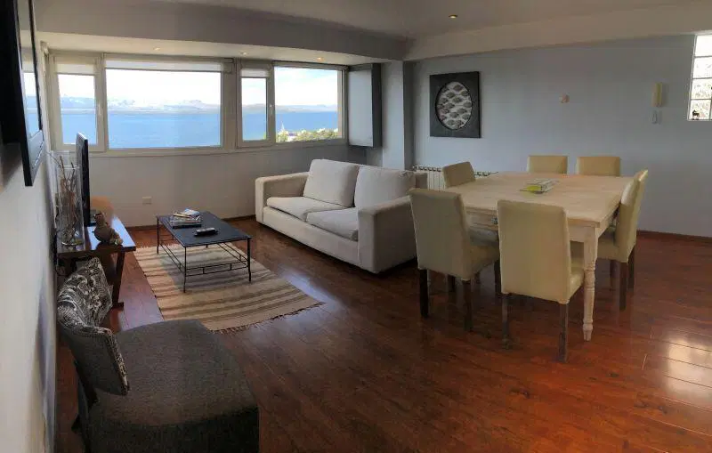 Departamento en venta - 2 dormitorios - 2 baños - vista al lago Nahuel Huapi -Centro de Bariloche 4