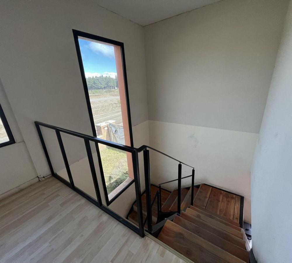 Foto de VENTA - IMPECABLE GALPÓN CON OFICINAS Y SALON DE VENTAS, imagen 1