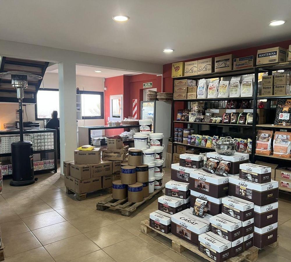 Foto de VENTA - IMPECABLE GALPÓN CON OFICINAS Y SALON DE VENTAS, imagen 5