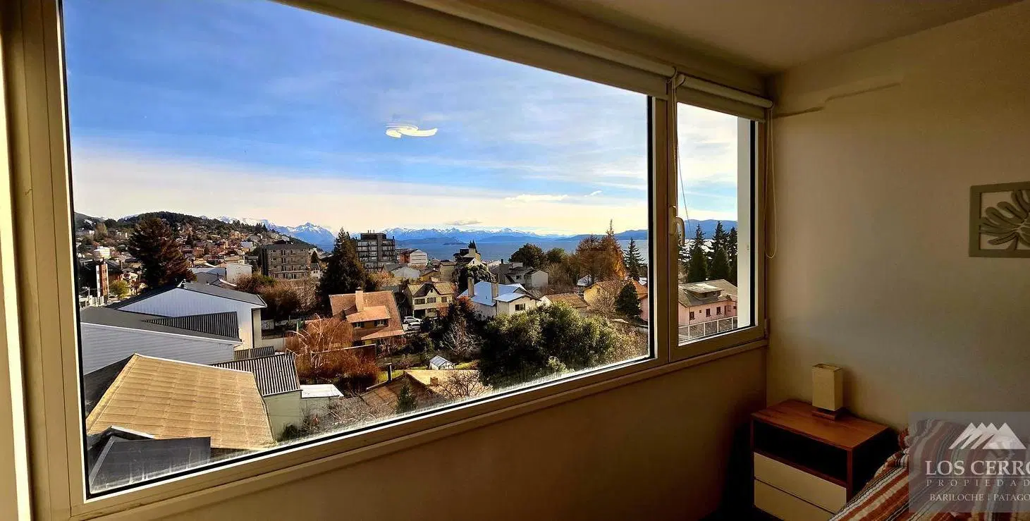 Departamento en venta en el centro de San Carlos De Bariloche - Vista al lago 4