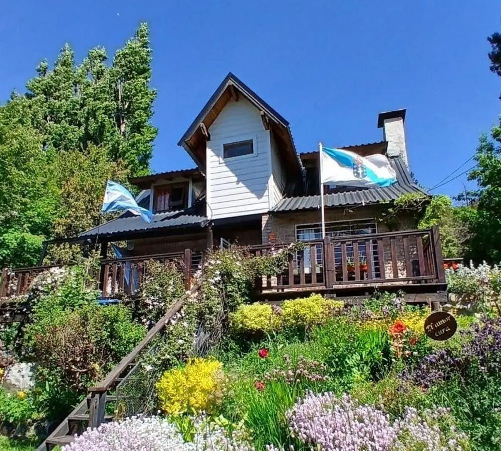 OPORTUNIDAD! CASA EN RANCHO GRANDE CON INCREIBLE VISTA AL NAHUEL HUAPI 3