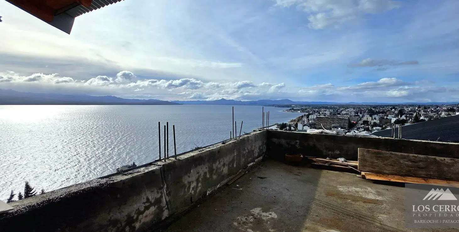 Departamento en venta en Barrio Belgrano, Bariloche - 2 ambientes con gran vista al lago y patio 4