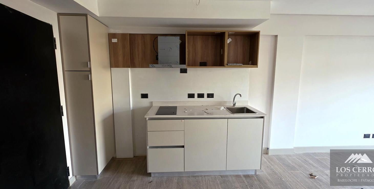 Foto de Monoambiente en venta en Barrio Belgrano, San Carlos de Bariloche - A, imagen 2