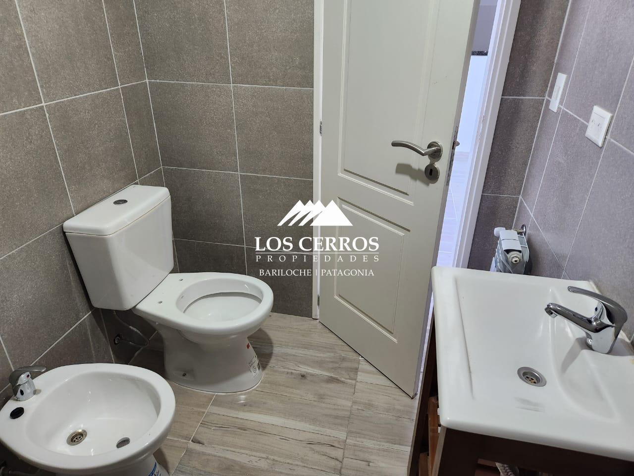 Foto de Alquiler Departamento en San Carlos De Bariloche- Increíble Vista al, imagen 3