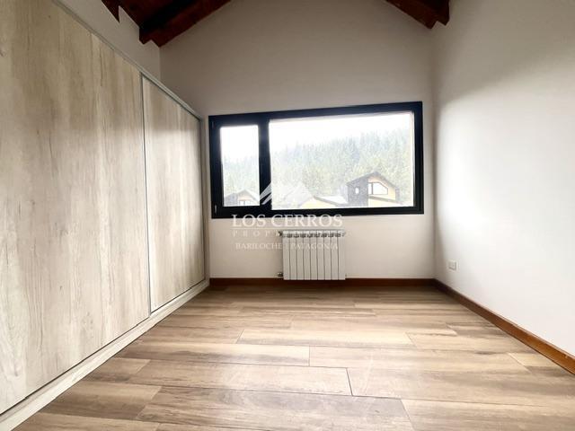 Foto de Casa a estrenar de 2 dormitorios en venta - km 1Av. Pioneros - Bariloche, imagen 5