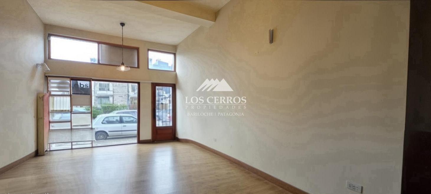 Foto de Local en venta en San Carlos De Bariloche - Con renta asegurada, imagen 2