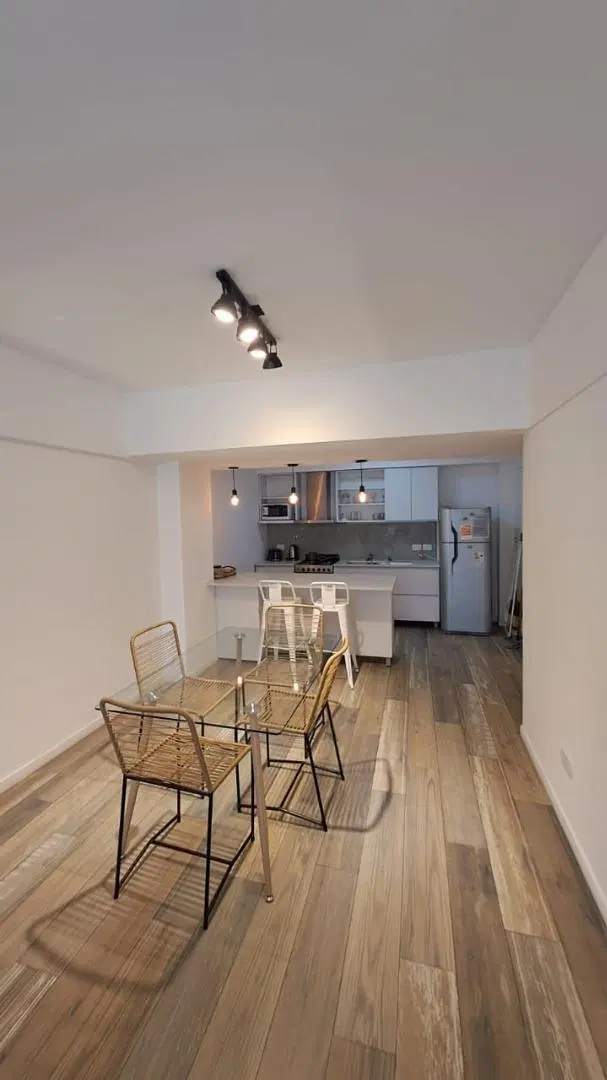 Departamento con balcón y parrilla en Av. Cabildo y Monroe 2
