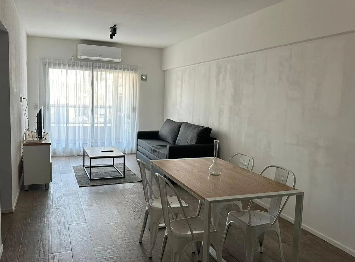 Departamento con balcón y parrilla en Av. Cabildo y Monroe 2