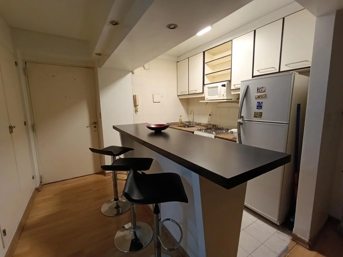 Azcuenaga y Juncal, Studio al frente con balcon 40m2 Laundry 3