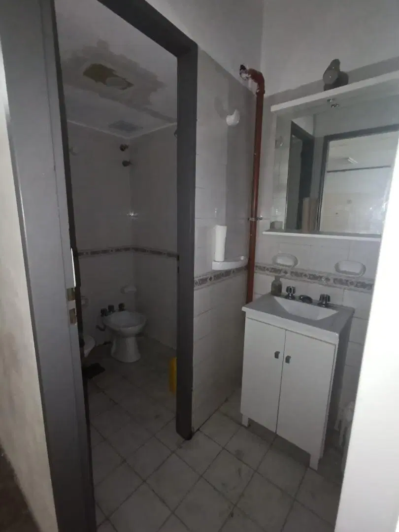 Galpon con vivienda Molina y Andorra 1,2,3 piso. Taller 5