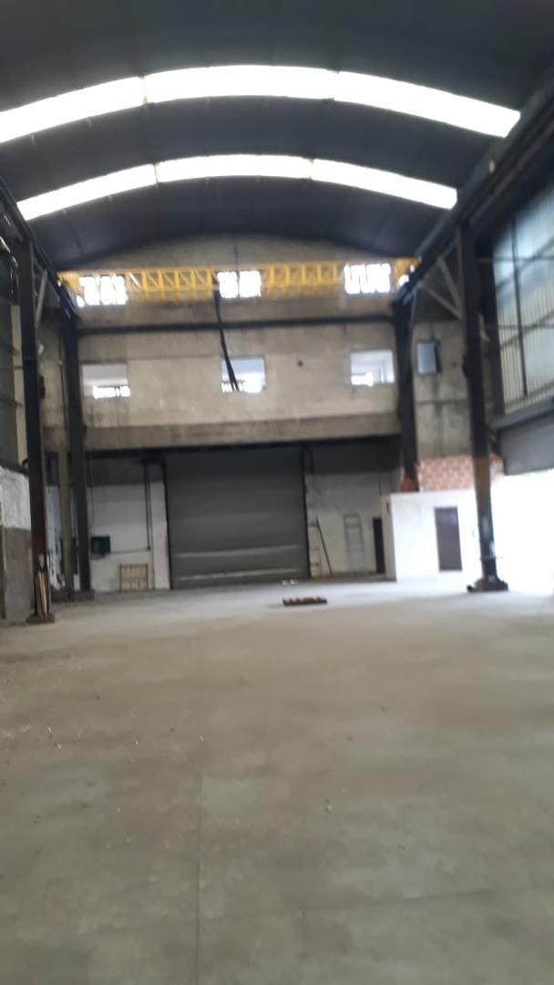 Foto de ALQUILER- GALPON - 600MTS Wilde E/ camion Z Industrial, imagen 2