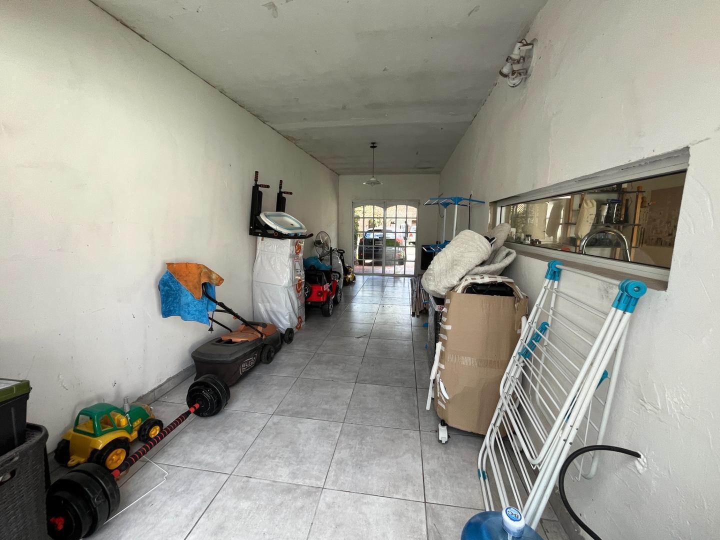 Foto de Casa en una planta ampliable, jardin , 220m2 , 2 cocheras, imagen 4