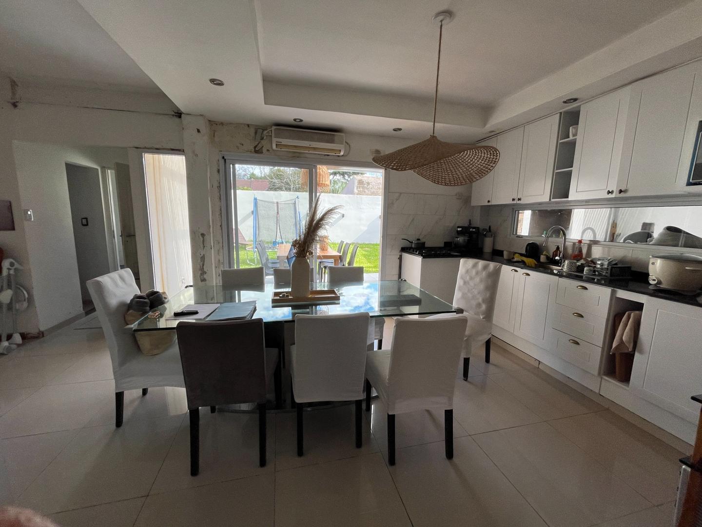 Foto de Casa en una planta ampliable, jardin , 220m2 , 2 cocheras, imagen 5