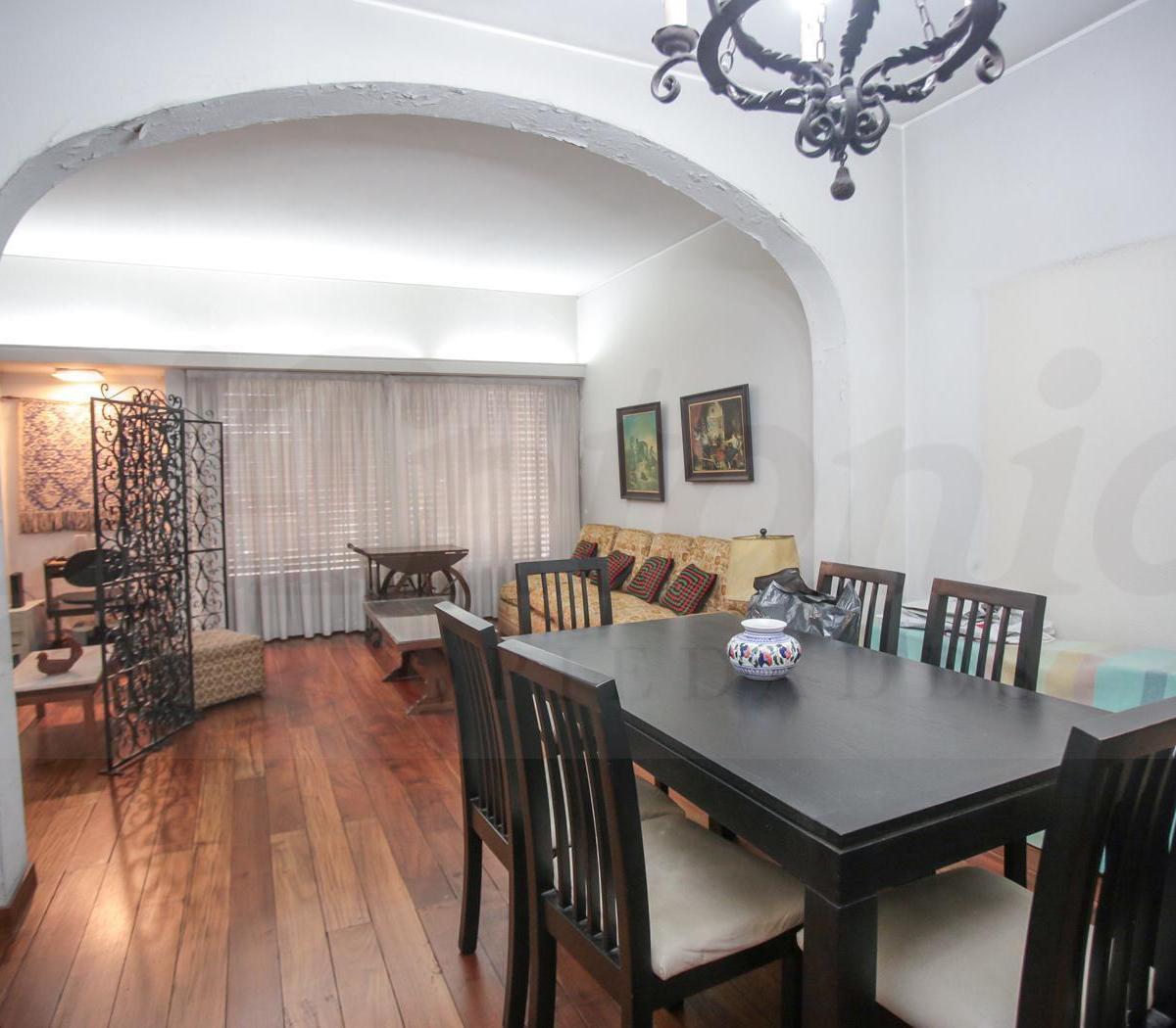 Casa de 6 Ambientes con Dependencia de Servicio - Garage - Patio - Jardín - Parrilla - Terraza 1