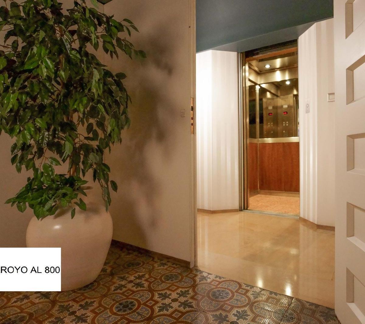 Departamento / Semipiso 4 Ambientes con Dependencias, Cochera, Baulera y Balcon Aterrazado 1
