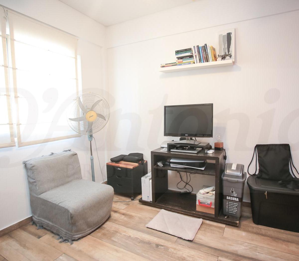 Piso de 3 Ambientes con Excelente Luminosidad y con Terraza Propia en El 7° Piso con Parrilla 1